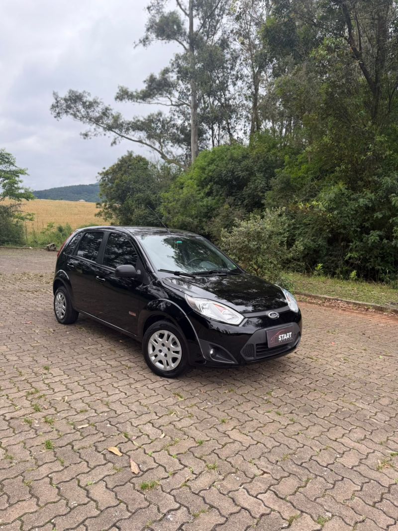 Fiesta hatch 1.0 2011