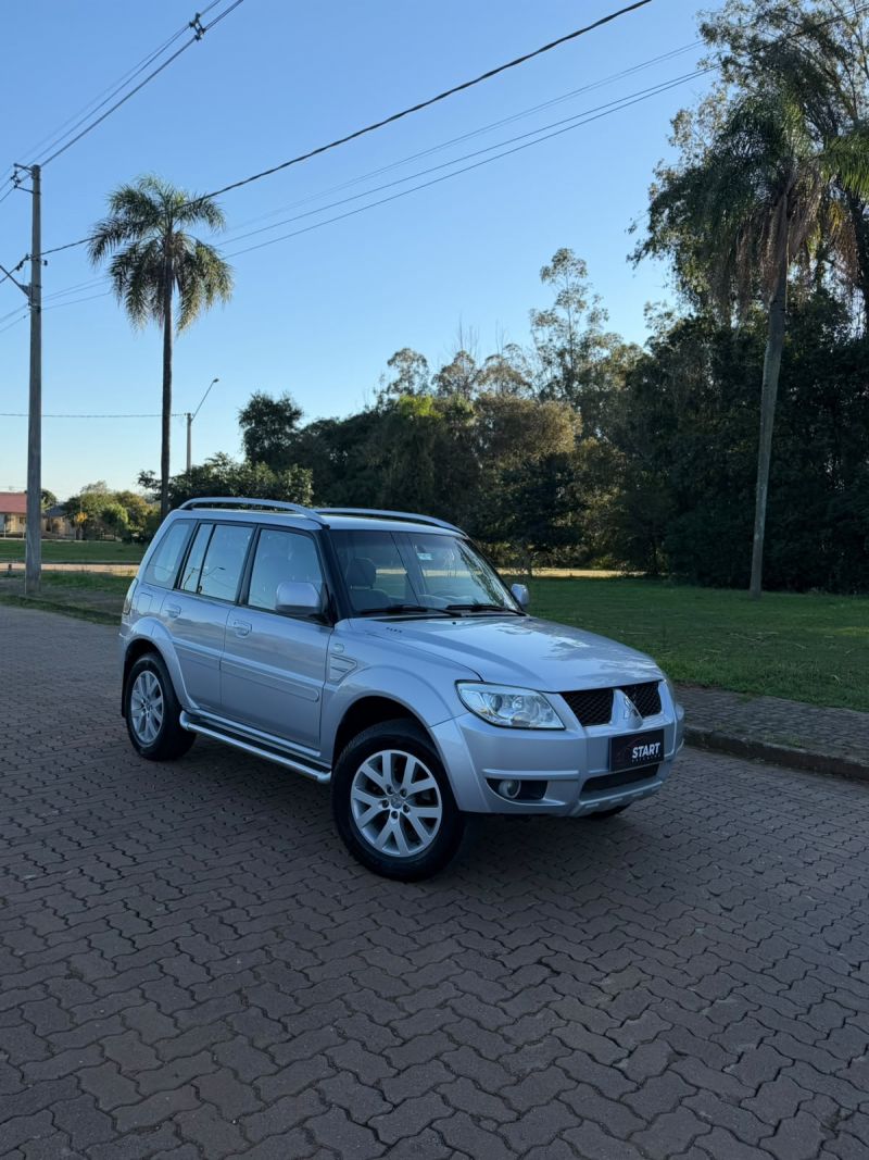 Pajero TR4 2.0 4x4 2011