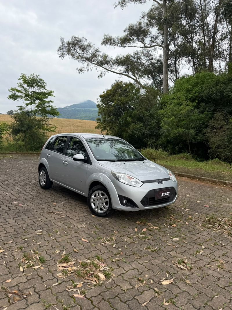 Fiesta hatch 1.0 2014